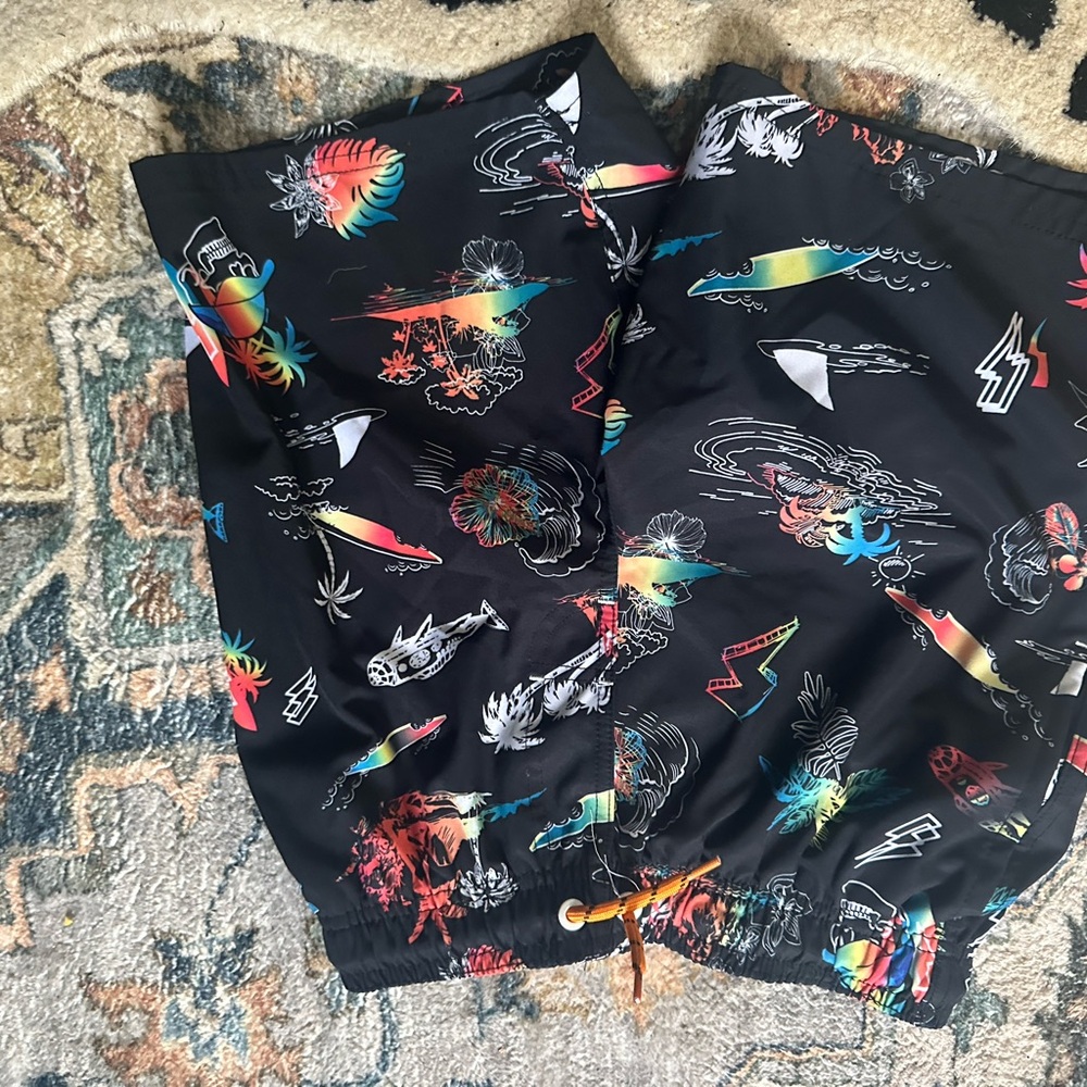 Colorful Graphic Swim Shorts 8 m